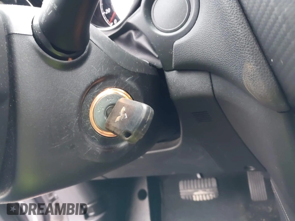 2021 Mitsubishi Outlander ES z VIN JA4APUAU3MU035164, wystawiony jako IAAI lot #41256967 z przebiegiem 67 932 mil mil oraz . Historia ofert i sprzedaży dostępna na DreamBid. Obrazek 11.