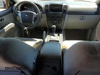 2005 Kia Sorento LX z VIN KNDJD733X55474717, wystawiony jako Copart lot #57565515 z przebiegiem 215 484 mil mil oraz Szkoda całkowita • Salvage title. Historia ofert i sprzedaży dostępna na DreamBid. Obrazek 8.