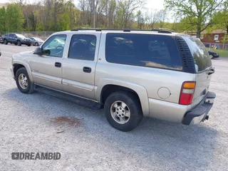 2000 Chevrolet Suburban LT with VIN 3GNFK16T0YG114431, listed as a IAAI auction lot 42059206 with 266,582 mi miles. Bid and sale history available at carsss.com. Image 3.