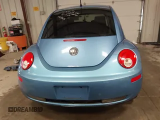 2010 Volkswagen New Beetle Coupe with VIN 3VWPW3AG4AM003893, listed as a IAAI auction lot 41255087 with 192,128 mi miles. Bid and sale history available at carsss.com. Image 17.