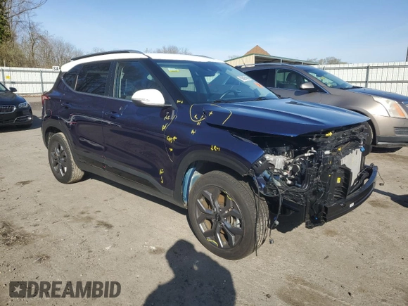 2024 Kia Seltos S z VIN KNDEUCAA2R7516206, wystawiony jako Copart lot #50597465 z przebiegiem 19 051 mil mil oraz Szkoda całkowita • Salvage title. Historia ofert i sprzedaży dostępna na DreamBid. Obrazek 4.
