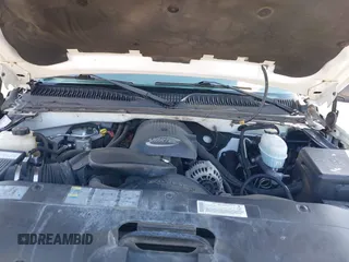 2005 Chevrolet Silverado 1500HD LT z VIN 1GCGK13U45F830143, wystawiony jako IAAI lot #41424683 z przebiegiem 141 881 mil mil oraz . Historia ofert i sprzedaży dostępna na DreamBid. Obrazek 10.