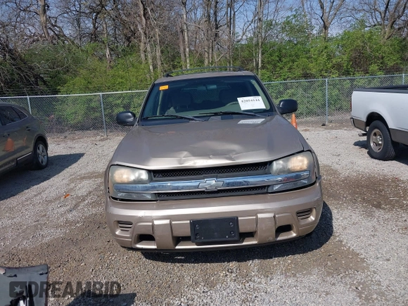 2004 Chevrolet TrailBlazer LT with VIN 1GNDS13S142422830, listed as a IAAI auction lot 42054144 with 218,042 mi miles and . Bid and sale history available at DreamBid. Image 12.