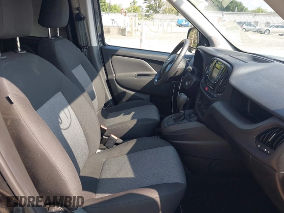 2022 Ram ProMaster City Cargo Tradesman z VIN ZFBHRFAB2N6Y42860, wystawiony jako IAAI lot #40139398 z przebiegiem 13 863 mil mil oraz . Historia ofert i sprzedaży dostępna na DreamBid. Obrazek 5.