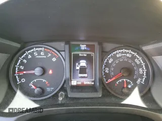2022 Toyota Tacoma SR с VIN 3TYRZ5CN0NT022784, выставлен на аукционе Copart как лот 49487375 с пробегом 84 965 миль миль и Списание • Salvage title. История ставок и продаж доступна на DreamBid. Изображение 9.