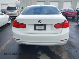 2014 BMW 3 Series 320i xDrive с VIN WBA3C3C51EP661285, выставлен на аукционе IAAI как лот 42260366 с пробегом 125 269 миль миль и . История ставок и продаж доступна на DreamBid. Изображение 17.