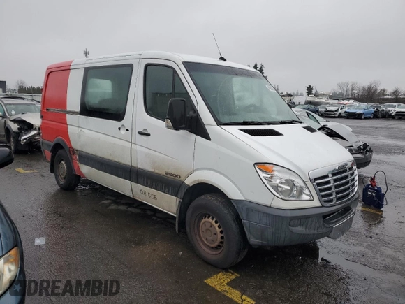 2008 Freightliner Sprinter with VIN WDYPE745285235520, listed as a Copart auction lot 84203754 with 252,502 mi miles and Salvage Title. Bid and sale history available at DreamBid. Image 4.