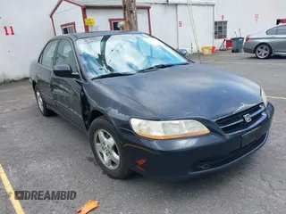 2000 Honda Accord EX с VIN 1HGCG1659YA018277, выставлен на аукционе IAAI как лот 42334541 с пробегом 243 362 миль миль и . История ставок и продаж доступна на DreamBid. Изображение 1.