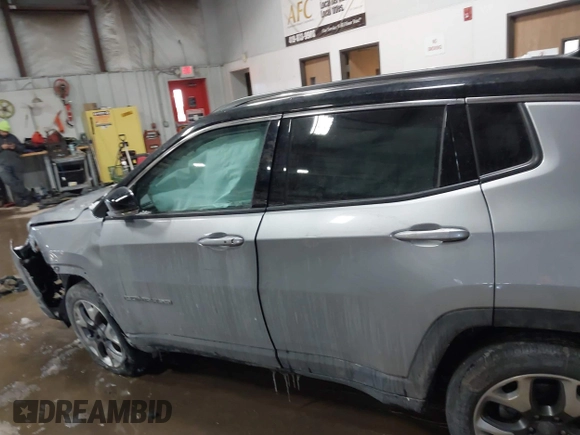 2022 Jeep Compass (RED) Edition with VIN 3C4NJDCB4NT113872, listed as a IAAI auction lot 41599438 with 68,364 mi miles. Bid and sale history available at carsss.com. Image 14.