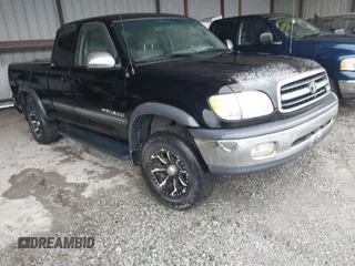 2000 Toyota Tundra SR5 with VIN 5TBBT4416YS026677, listed as a IAAI auction lot 41980886 with 289,694 mi miles and . Bid and sale history available at DreamBid. Image 1.
