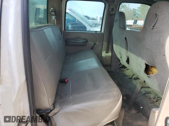 2001 Ford F-350 XL with VIN 1FTSW30L21EB93260, listed as a Copart auction lot 45002565 with 307,878 mi miles and Salvage Title. Bid and sale history available at DreamBid. Image 10.
