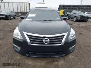 2015 Nissan Altima 2.5 with VIN 1N4AL3AP8FC262824, listed as a IAAI auction lot 41684970 with 134,000 mi miles. Bid and sale history available at carsss.com. Image 11.