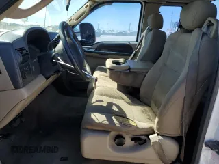 2006 Ford F-250 XL z VIN 1FTSX20596EA08170, wystawiony jako Copart lot #73577904 z przebiegiem 257 593 mil mil oraz Szkoda całkowita • Salvage title. Historia ofert i sprzedaży dostępna na DreamBid. Obrazek 7.