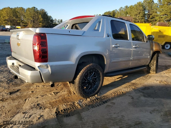 2013 Chevrolet Avalanche LS with VIN 3GNMCEE09DG182031, listed as a Copart auction lot 87225284 with 0 mi miles and Salvage Title. Bid and sale history available at carsss.com. Image 3.
