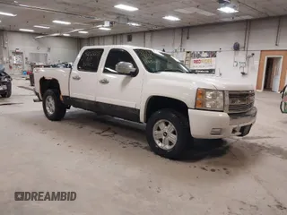 2007 Chevrolet Silverado 1500 LT w/2LT with VIN 2GCEK13MX71677513, listed as a IAAI auction lot 42023608 with 144,555 mi miles. Bid and sale history available at carsss.com. Image 1.