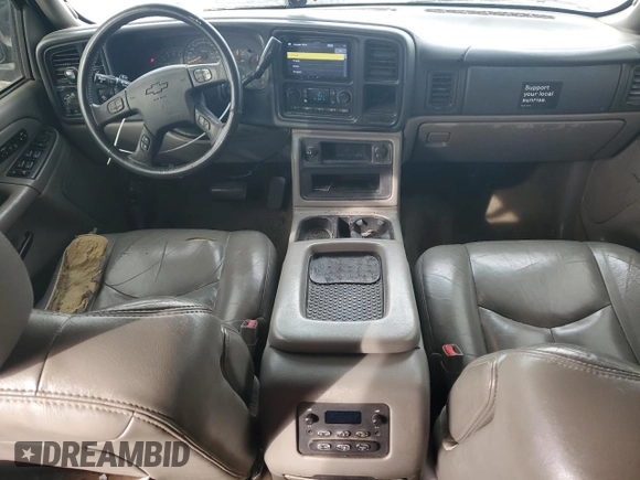 2004 Chevrolet Suburban Z71 with VIN 3GNFK16Z94G310219, listed as a Copart auction lot 45228915 with 341,057 mi miles and Salvage Title. Bid and sale history available at carsss.com. Image 8.