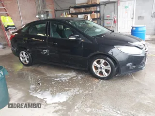 2013 Ford Focus SE with VIN 1FADP3F21DL333194, listed as a IAAI auction lot 42071641 with 107,912 mi miles. Bid and sale history available at carsss.com. Image 1.