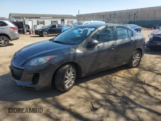 2013 Mazda 3 i Touring z VIN JM1BL1VP4D1755213, wystawiony jako Copart lot #52355295 z przebiegiem 83 216 mil mil oraz Szkoda całkowita • Salvage title. Historia ofert i sprzedaży dostępna na DreamBid. Obrazek 1.