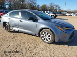 2022 Toyota Corolla LE with VIN 5YFEPMAE3NP335687, listed as a IAAI auction lot 41361115 with 54,105 mi miles and . Bid and sale history available at DreamBid. Image 1.