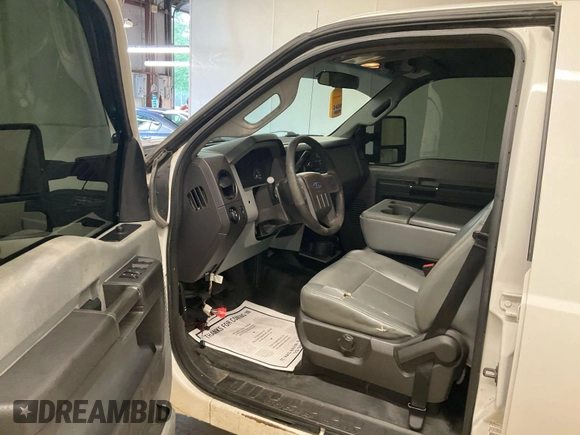 2014 Ford F-250 XL z VIN 1FT7W2BT4EEA24974, wystawiony jako IAAI lot #42792600 z przebiegiem 387 974 mil mil oraz . Historia ofert i sprzedaży dostępna na DreamBid. Obrazek 39.