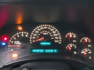 2003 Chevrolet Silverado 1500 Work Truck with VIN 2GCEC19X831322400, listed as a IAAI auction lot 40653506 with 264,390 mi miles. Bid and sale history available at carsss.com. Image 7.