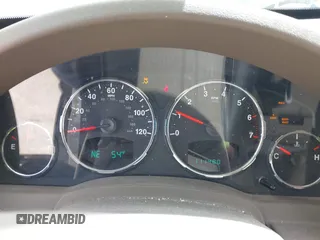 2008 Jeep Liberty Sport z VIN 1J8GN28K68W240382, wystawiony jako IAAI lot #42298960 z przebiegiem 111 480 mil mil oraz . Historia ofert i sprzedaży dostępna na DreamBid. Obrazek 7.