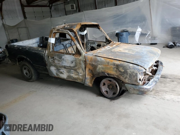1996 Ford Ranger XL z VIN 1FTCR10A3TPB51735, wystawiony jako Copart lot #55229865 z przebiegiem Nie podano mil oraz Szkoda całkowita • Salvage title. Historia ofert i sprzedaży dostępna na DreamBid. Obrazek 4.