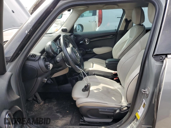 2016 MINI Hardtop 4 Door S with VIN WMWXU3C53G2D27910, listed as a Copart auction lot 52820215 with 177,506 mi miles and Clean title. Bid and sale history available at DreamBid. Image 7.
