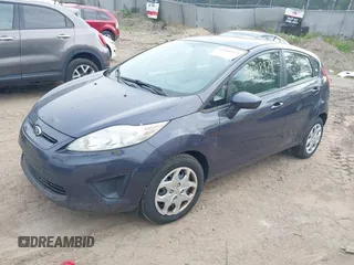 2013 Ford Fiesta S с VIN 3FADP4TJ3DM164974, выставлен на аукционе IAAI как лот 42448979 с пробегом 95 560 миль миль и . История ставок и продаж доступна на DreamBid. Изображение 2.