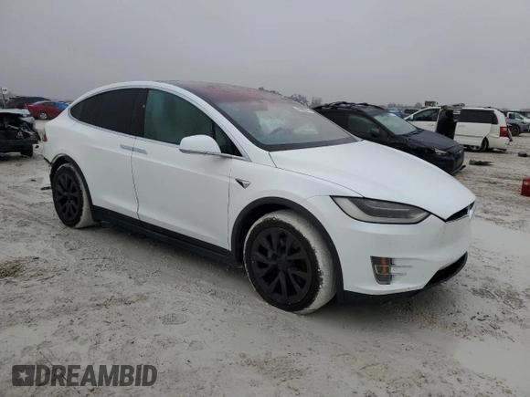 2017 Tesla Model X 90D z VIN 5YJXCBE22HF076134, wystawiony jako Copart lot #41828555 z przebiegiem 214 443 mil mil oraz Szkody całkowita. Historia ofert i sprzedaży dostępna na DreamBid. Obrazek 4.