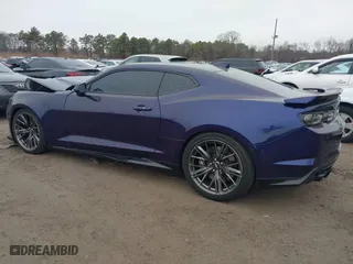 2019 Chevrolet Camaro ZL1 with VIN 1G1FK1R68K0144103, listed as a IAAI auction lot 41165256 with 33,563 mi miles. Bid and sale history available at carsss.com. Image 3.