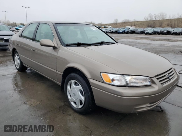 1999 Toyota Camry LE z VIN 4T1BF28K6XU077804, wystawiony jako Copart lot #51485495 z przebiegiem 124 273 mil mil oraz Szkoda całkowita • Salvage title. Historia ofert i sprzedaży dostępna na DreamBid. Obrazek 4.