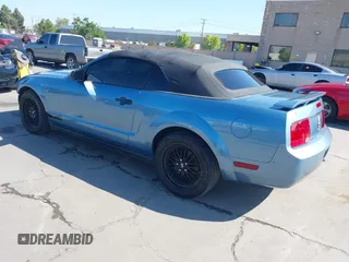 2005 Ford Mustang Deluxe with VIN 1ZVFT84N655232308, listed as a IAAI auction lot 42139250 with 200,850 mi miles. Bid and sale history available at carsss.com. Image 3.
