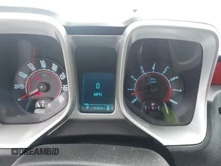2011 Chevrolet Camaro 2LT z VIN 2G1FC1ED0B9197157, wystawiony jako IAAI lot #41485175 z przebiegiem 133 049 mil mil oraz . Historia ofert i sprzedaży dostępna na DreamBid. Obrazek 7.