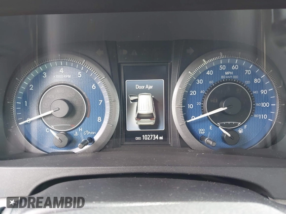 2015 Toyota Sienna XLE with VIN 5TDYK3DC1FS611521, listed as a IAAI auction lot 42136356 with 102,734 mi miles. Bid and sale history available at carsss.com. Image 7.