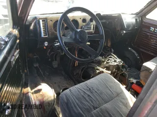1989 Chevrolet Chevy Van z VIN 1GBEG25K4K7168245, wystawiony jako Copart lot #60162924 z przebiegiem 22 708 mil mil oraz Szkody całkowita. Historia ofert i sprzedaży dostępna na DreamBid. Obrazek 8.