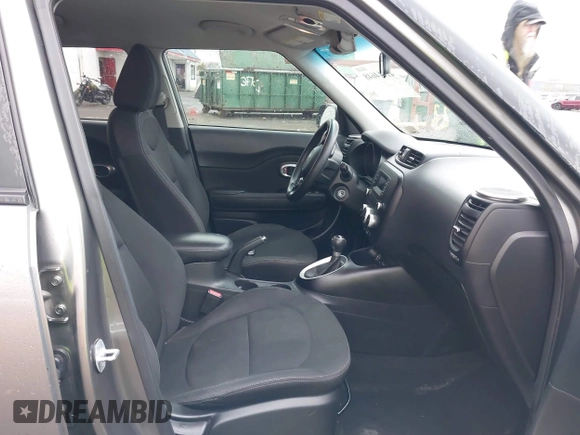 2014 Kia Soul with VIN KNDJN2A22E7046591, listed as a IAAI auction lot 41714648 with 157,363 mi miles. Bid and sale history available at carsss.com. Image 5.