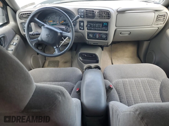 2000 Chevrolet Blazer LS with VIN 1GNCT18W3YK104430, listed as a Copart auction lot 68858864 with 47,342 mi miles and Salvage title. Bid and sale history available at DreamBid. Image 8.
