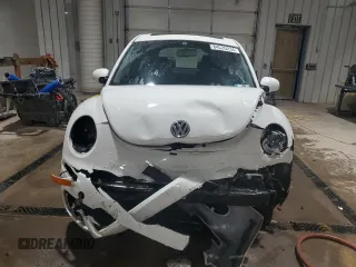 2009 Volkswagen New Beetle Coupe S with VIN 3VWRG31C29M516526, listed as a Copart auction lot 84535234 with 57,870 mi miles and Salvage Title. Bid and sale history available at carsss.com. Image 5.
