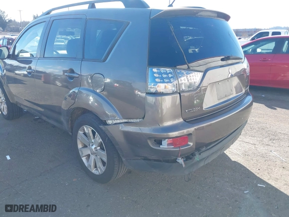 2013 Mitsubishi Outlander SE with VIN JA4JT3AW5DU020110, listed as a IAAI auction lot 41738969 with 125,246 mi miles. Bid and sale history available at carsss.com. Image 6.