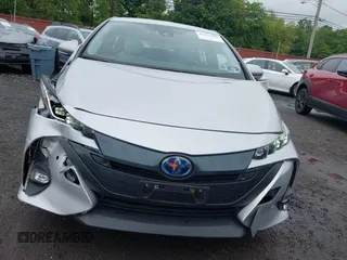 2017 Toyota Prius Plus z VIN JTDKARFPXH3034892, wystawiony jako IAAI lot #42376800 z przebiegiem 65 548 mil mil oraz . Historia ofert i sprzedaży dostępna na DreamBid. Obrazek 12.