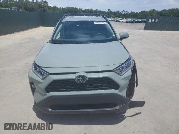 2020 Toyota RAV4 XLE with VIN 2T3W1RFV5LW058717, listed as a Copart auction lot 59592395 with 81,266 mi miles and Salvage title. Bid and sale history available at DreamBid. Image 5.