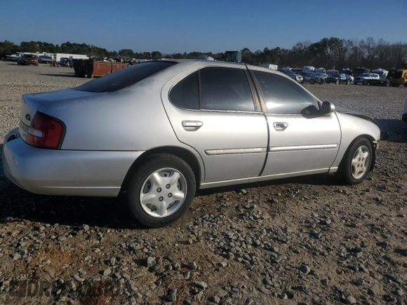 2001 Nissan Altima GXE with VIN 1N4DL01D91C113154, listed as a Copart auction lot 83039044 with 183,087 mi miles and Salvage Title. Bid and sale history available at carsss.com. Image 3.