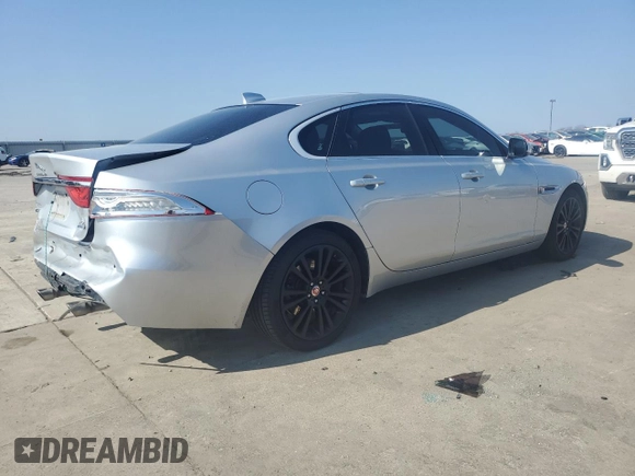 2019 Jaguar XF 25t Premium with VIN SAJBJ4FX2KCY77996, listed as a Copart auction lot 44278765 with 107,889 mi miles and Salvage Title. Bid and sale history available at carsss.com. Image 3.