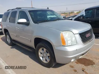 2011 GMC Yukon SLE z VIN 1GKS1AE06BR136446, wystawiony jako IAAI lot #42523160 z przebiegiem 174 971 mil mil oraz . Historia ofert i sprzedaży dostępna na DreamBid. Obrazek 1.