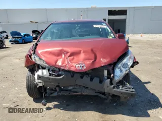2017 Toyota Sienna XLE Auto Access Seat with VIN 5TDYZ3DC7HS891072, listed as a Copart auction lot 61480035 with 121,226 mi miles and Salvage title. Bid and sale history available at DreamBid. Image 5.