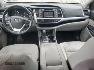 2016 Toyota Highlander LE z VIN 5TDBKRFH9GS285888, wystawiony jako Copart lot #58418395 z przebiegiem 75 512 mil mil oraz Szkoda całkowita • Salvage title. Historia ofert i sprzedaży dostępna na DreamBid. Obrazek 8.