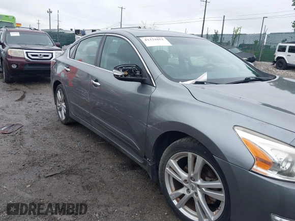 2015 Nissan Altima SL z VIN 1N4BL3AP8FC581581, wystawiony jako IAAI lot #42331651 z przebiegiem 65 846 mil mil oraz . Historia ofert i sprzedaży dostępna na DreamBid. Obrazek 6.