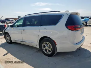 2022 Chrysler Pacifica Limited with VIN 2C4RC1GGXNR170127, listed as a Copart auction lot 51117055 with 71,470 mi miles and Salvage title. Bid and sale history available at DreamBid. Image 2.