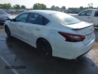 2017 Nissan Altima SR z VIN 1N4AL3AP3HC202002, wystawiony jako IAAI lot #42160655 z przebiegiem 174 226 mil mil oraz . Historia ofert i sprzedaży dostępna na DreamBid. Obrazek 3.
